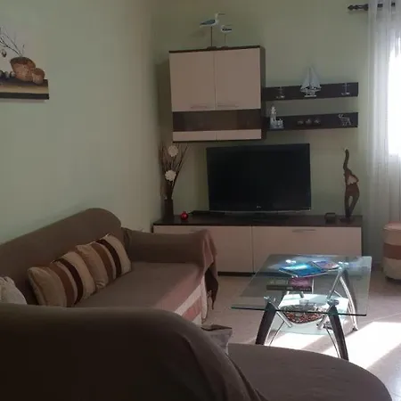 Aris بيت للعطل